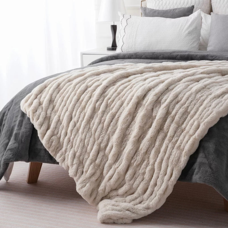 Beautiful RUCHED Faux Fur Throw